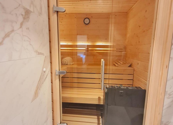 Badezimmer mit Sauna