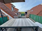 Außenterrasse mit Blick auf den Deich