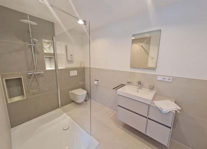 2. Badezimmer